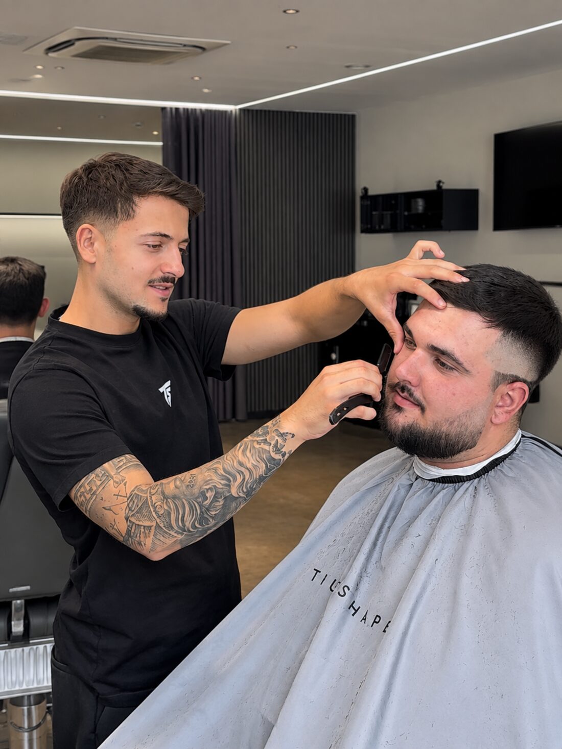 Acabamento de barba à máquina